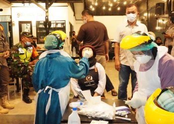 The Regent of Siak Went Down Directly to the Cafe and Restaurant in Tualang