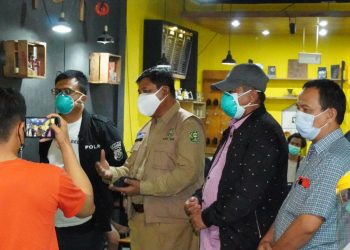 The Covid-19 Handling Task Force Carried Out a Health Protocol Raids that Led by Alfedri