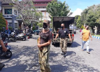 A Year of Begging in Bali, An Elderly Italian Man has been taken to Immigration