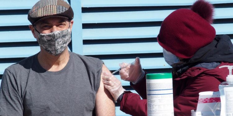 Hundreds of New Yorkers Injected With Expired Coronavirus Vaccine