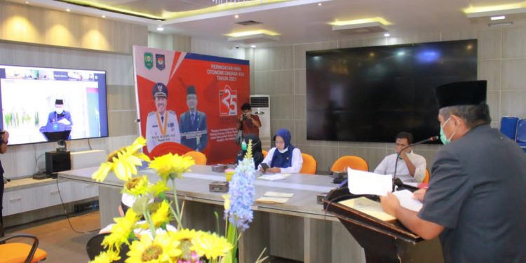 The Regent of Siak Participates in the Plenary Meeting of the Regency Government’s Response to the Faction’s General View of the 2020 Draft Regional Regulation on the 2020 Regional Revenue and Expenditure Budget