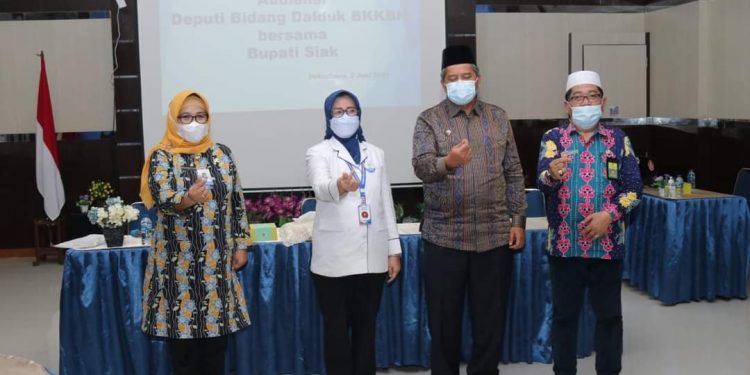 The Regent of Siak Alfedri Holds Audience with Acting Deputy of ADPIN BKKBN