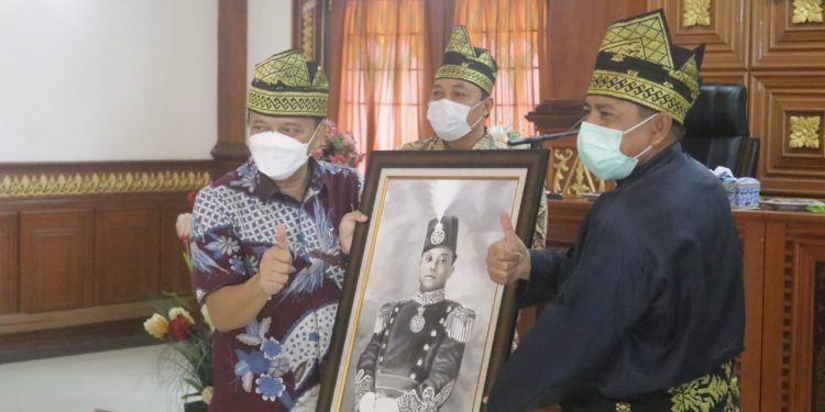 Siak Regency Government, Five Regional-Owned Enterprises and the Siak District Attorney Sign MoU on Legal Aid in the Civil and State Administration Sector