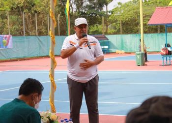 The Regent of Siak Opens Friendly Tennis Match