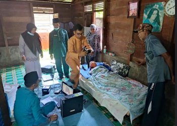 Provide Excellent Service, the Population and Civil Registration Office of Siak Record of E-ID Directly to Residents’ Homes