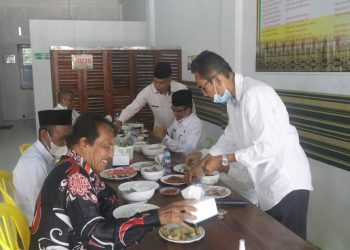 Regional Secretary Arfan Inauguration the Bengkalis Siak Buffet Restaurant in Siak