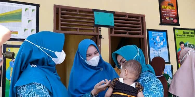 Prevent Stunting, Empower Siak Family Welfare, and the Joint Operations Agency of Pertamina Hulu Handover Supplementary Feeding Aid