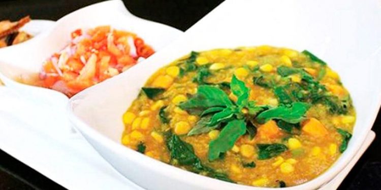 Tinu’tuan, Traditional Manado Porridge