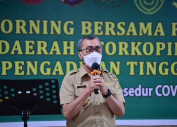 Riau Governor Asks All Regions to Tighten of Restrictions on Community Activities to Beware of the Delta Variant
