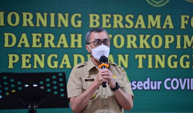Riau Governor Asks All Regions to Tighten of Restrictions on Community Activities to Beware of the Delta Variant