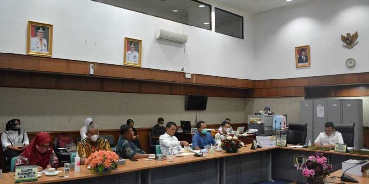 Commission III of the Regional House Representatives Council of Riau Province Receives a Working Visit from Commission II of the Regional House Representatives of Indragiri Hulu