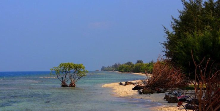 Tunda Island Beach