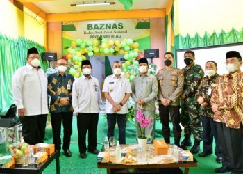 Attending the Inauguration of the New Office, Governor Syamsuar Gives Appreciation With the Riau Baznas’ Program