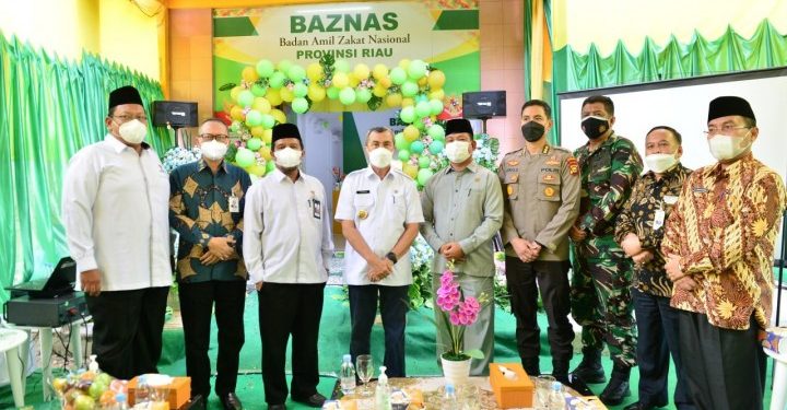 Attending the Inauguration of the New Office, Governor Syamsuar Gives Appreciation With the Riau Baznas’ Program
