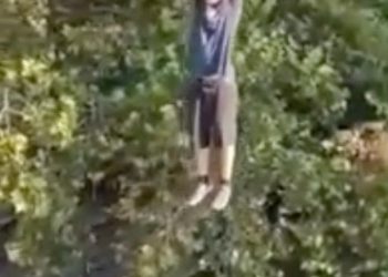 Pria yang Terekam Kamera Tergantung Di Wahana Taman Hiburan Ini Akhirnya Meninggal Setelah Terjatuh Dari Ketinggian 50 Kaki