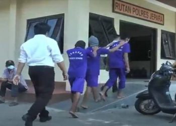 Cekcok hingga Bahwa Kabur Motor Teman saat Pesat Miras, 3 Pemuda Digelandang Polisi ke Sel Tahanan