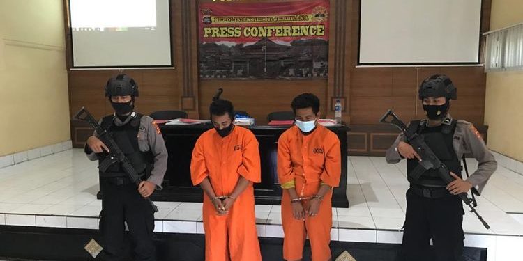 Nekat Sebrangi Penumpang Dengan Palsukan Surat Vaksin, 2 Sopir Travel Diamankan Polisi
