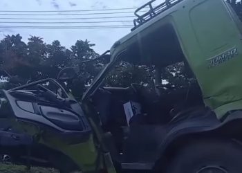 Bersenggolan dengan Kendaraan Lain, Satu Unit Fuso Rusak Parah
