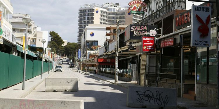 Tragis, Tak Sadarkan Diri, Wanita Inggris Ini Diperkosa Oleh Seorang Pria Tak Dikenal di Pinggir Jalan