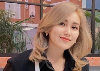 Sambangi Polda Metro Jaya, Ayu Ting-ting Minta Doa