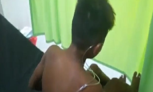 Dituduh Curi Ponsel, Kemaluan Bocah 13 Tahun Dibakar Oleh Aparat Berseragam