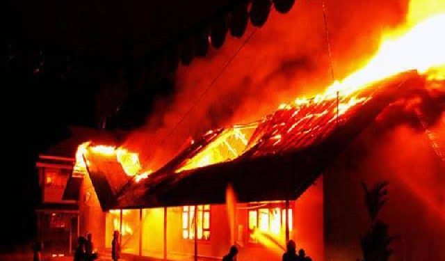 Anak Durhaka, Tak Diizinkan Jual Rumah Anak Kandung Malah Bakar Rumah Orangtuanya