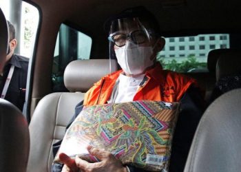 KPK saat Menahan Mantan Wako Dumai, Zulkifli/Antara