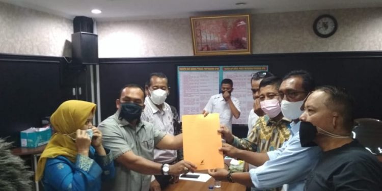 Buntuk Dugaan Pengeroyokan, Warga Laporkan Ida Yulita Susanti Ke BK DPRD