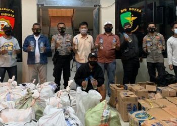 Polda Malut Gagalkan Penyeludupan 3.268 Kemasan Miras Cap Tikus asal Manado