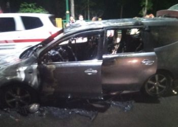 Mobil Penghulu Merempan Hilir Terbakar di Jembatan Siak, Dukumen Berharga hangus