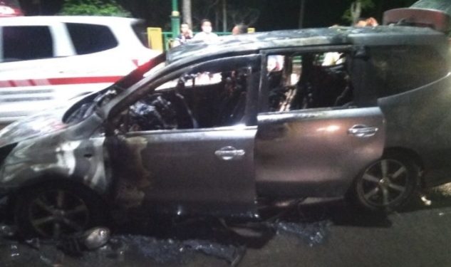 Mobil Penghulu Merempan Hilir Terbakar di Jembatan Siak, Dukumen Berharga hangus