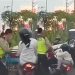 Polisi di Semarang Sengaja Dorong Pengendara Motor Hingga Jatuh, Netizen: Melayani dan Mengayomi Rakyat