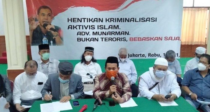 Sahabat Munarman Mengutuk Keras Segala Bentuk Kriminalisasi dan Terorisasi Serta Fitnah yang Dialami Munarman