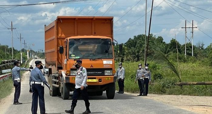 Razia Hari Pertama di Rohil, Puluhan Truk Odol Terjaring Razia