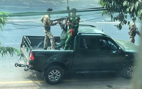 Militan Membunuh 2 Tentara di Jalan Saat Kekerasan Meningkat di Yangon