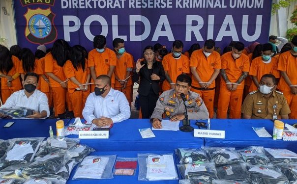 Polda Riau Bongkar Judi Online Beromset Rp20 Juta Perhari, 59 Orang Dibekuk di Pemuda Citywalk