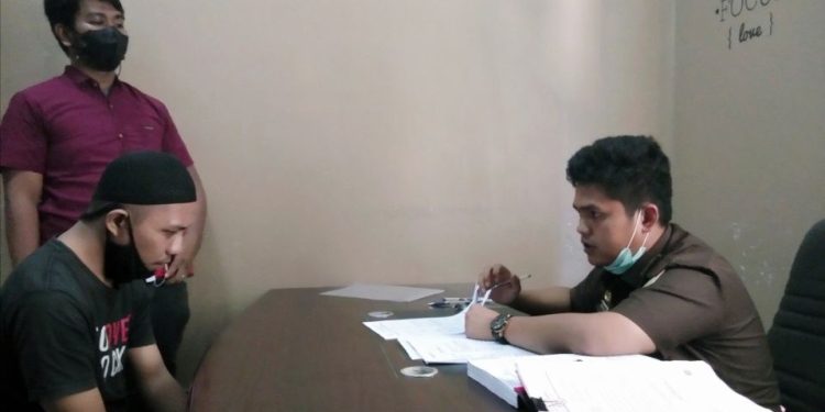 Kasus Pembunuhan Wanita Hamil Dikubur di Septic Tank dilimpahkan ke Kejaksaan Kampar, Tersangka Terancam Pasal Berlapis