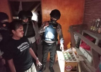 Tim Tembak Polres Kampar Amankan Sejumlah Miras di warung Remang-remang