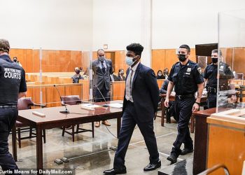 Remaja 16 dan 13 Tahun Dijatuhi Hukuman Penjara atas Pencurian dan Pembunuhan Gadis Cantik