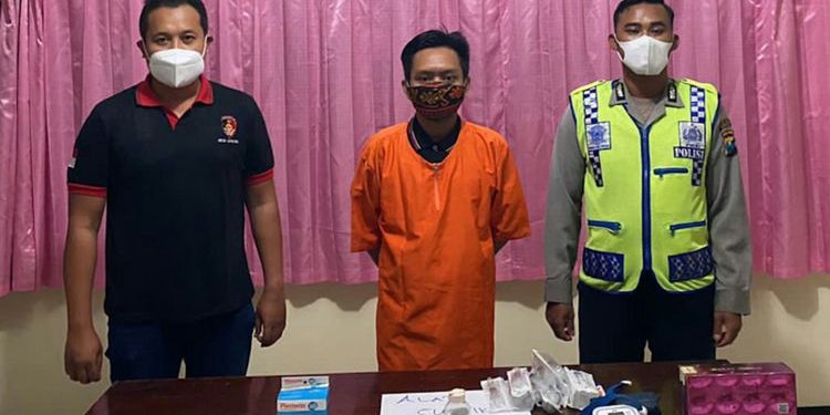 Terjerat Utang Pinjol, Pria Ini Nekat Buka Praktik Suntik Pemutih Ilegal di Gresik