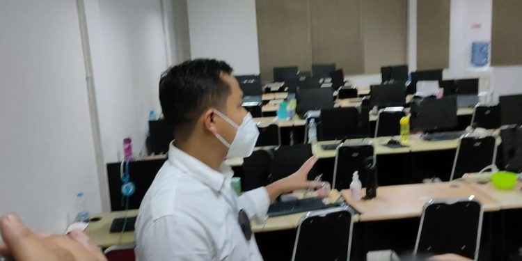 Mengaku Perusahaan Ekspedisi, Kantor Pinjol Ilegal di Kelapa Gading Kelabui Polisi Saat Digerebek