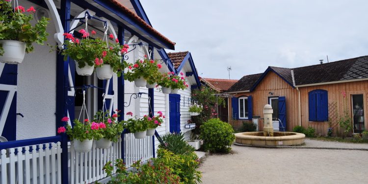 Empat Turis Rusia Ditemukan Tewas di Resor Albania