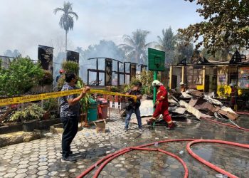 Korsleting Listrik, SDN 118 Pekanbaru Hangus Terbakar