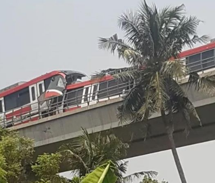 Kereta LRT Bertabrakan Saat Uji Coba di Cibubur