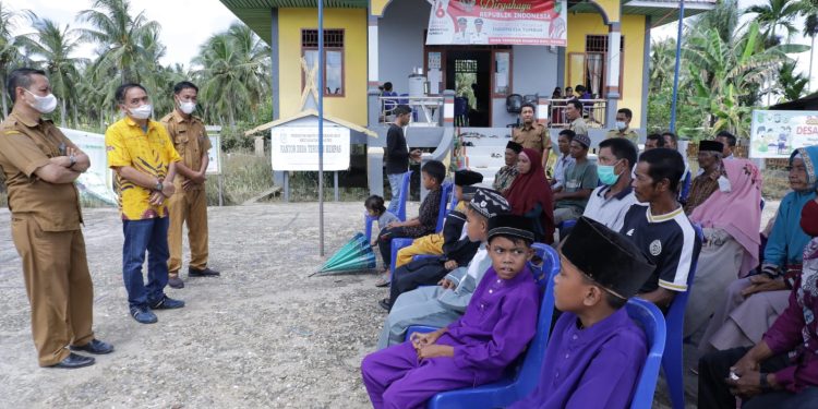 Ketua DPRD Inhil Buka Secara Resmi Sunat Massal di Terusan Kempas