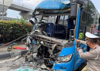 Sedikitnya 2 Orang Tewas dan Puluhan Lainnya Luka-luka Saat 2 Bus TransJakarta Bertabrakan di Cawang
