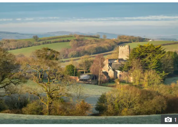 Seorang Pria dan Wanita Ditemukan Tewas di Rumah Desa yang sangat Tenang