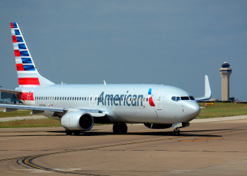 Pria Ditangkap Setelah Membuka Pintu Darurat Pesawat, Nekat Melompat ke Sayap