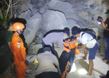 1 Orang Tewas dan 1 Lainnya Menghilang Setelah Disapu Gelombang di Nusa Penida
