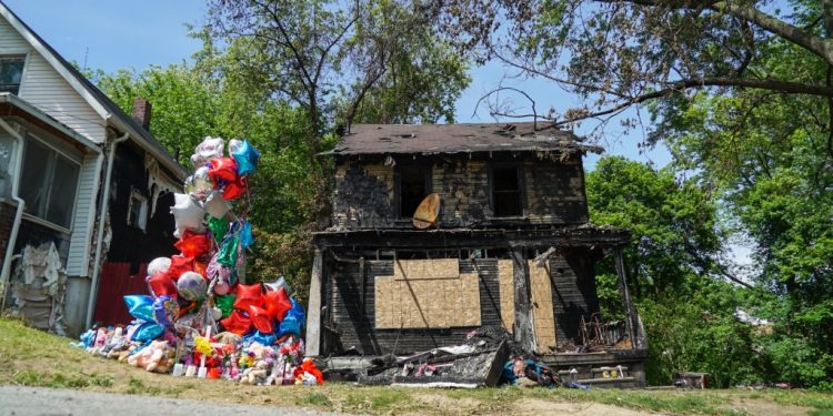 Berselisih dengan Tetangga, Pria Ini Bakar Rumah dan Tewaskan Sembilan Orang, Termasuk Anak-anak